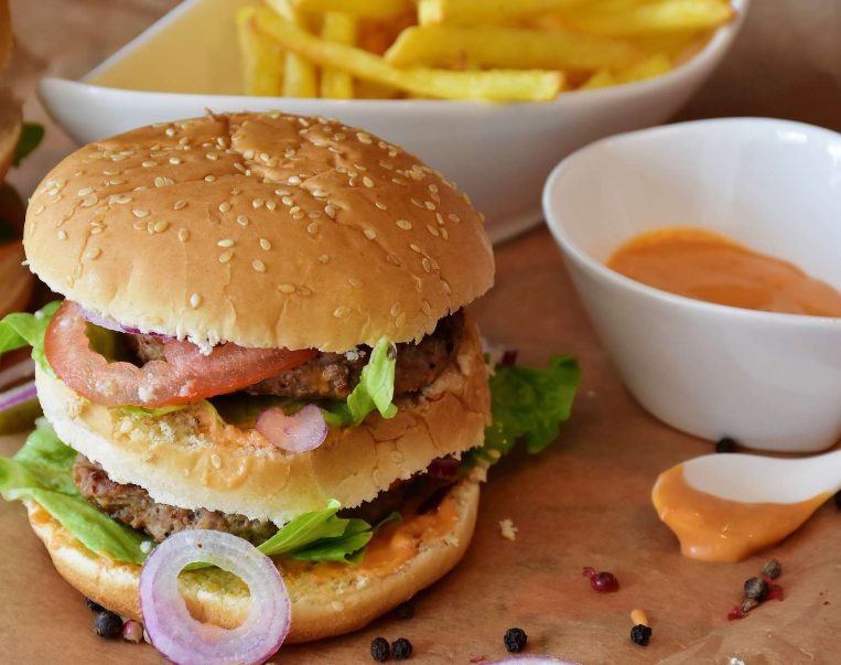 burger-gf6ff88e93_1920